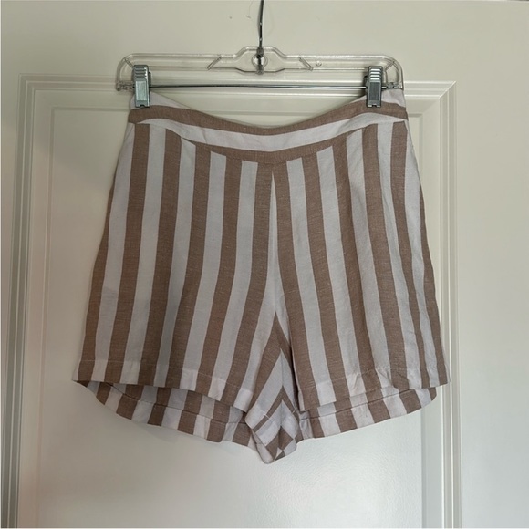 Striped linen blazer and short suit - Picture 3 of 3